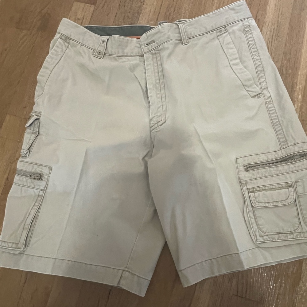 Izod Tan Cargo Shorts Relaxed Fit Cotton